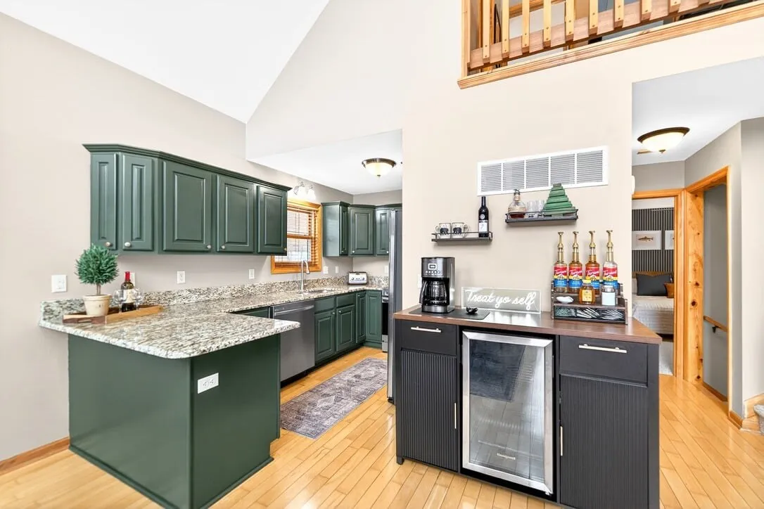 Kitchen & coffee bar
