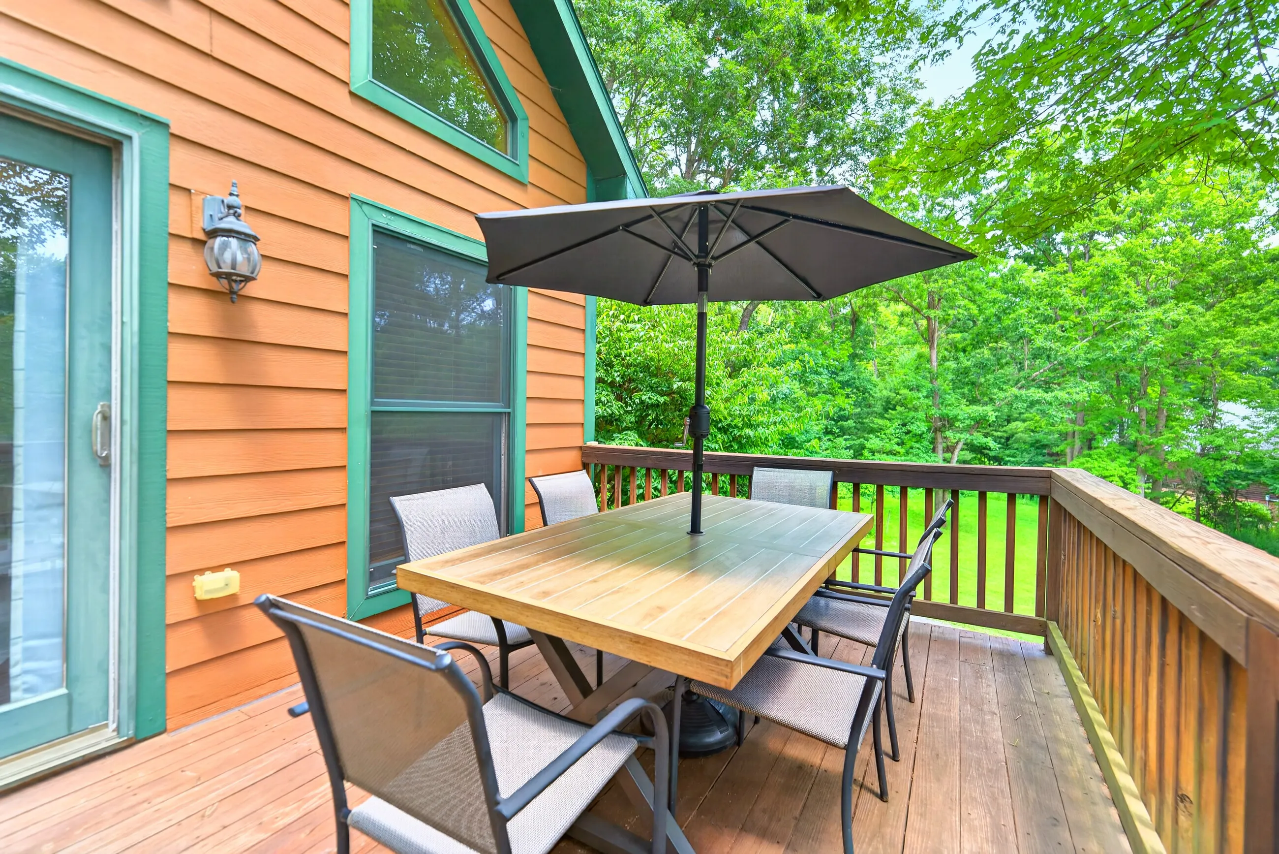 Deck & grill
